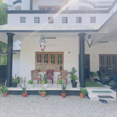 Anugraha Lotus Homestay Varkala Bagian luar foto